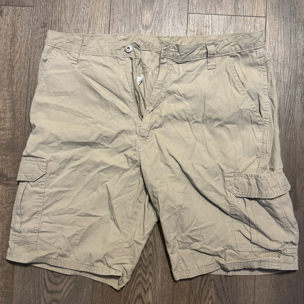 Men's Tan Cargo Shorts